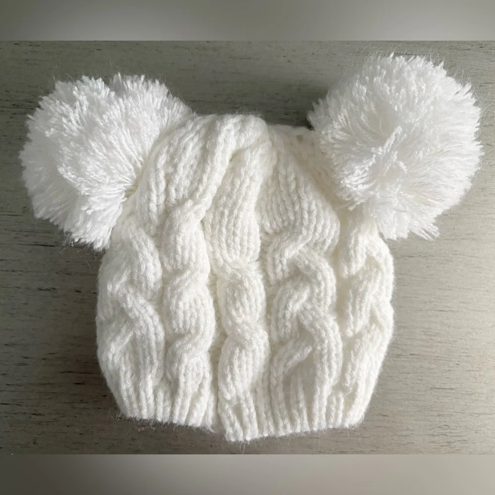 Angel Face Cozy White Knit Double Pom-Pom Beanie for Babies Size 0-6 months old.